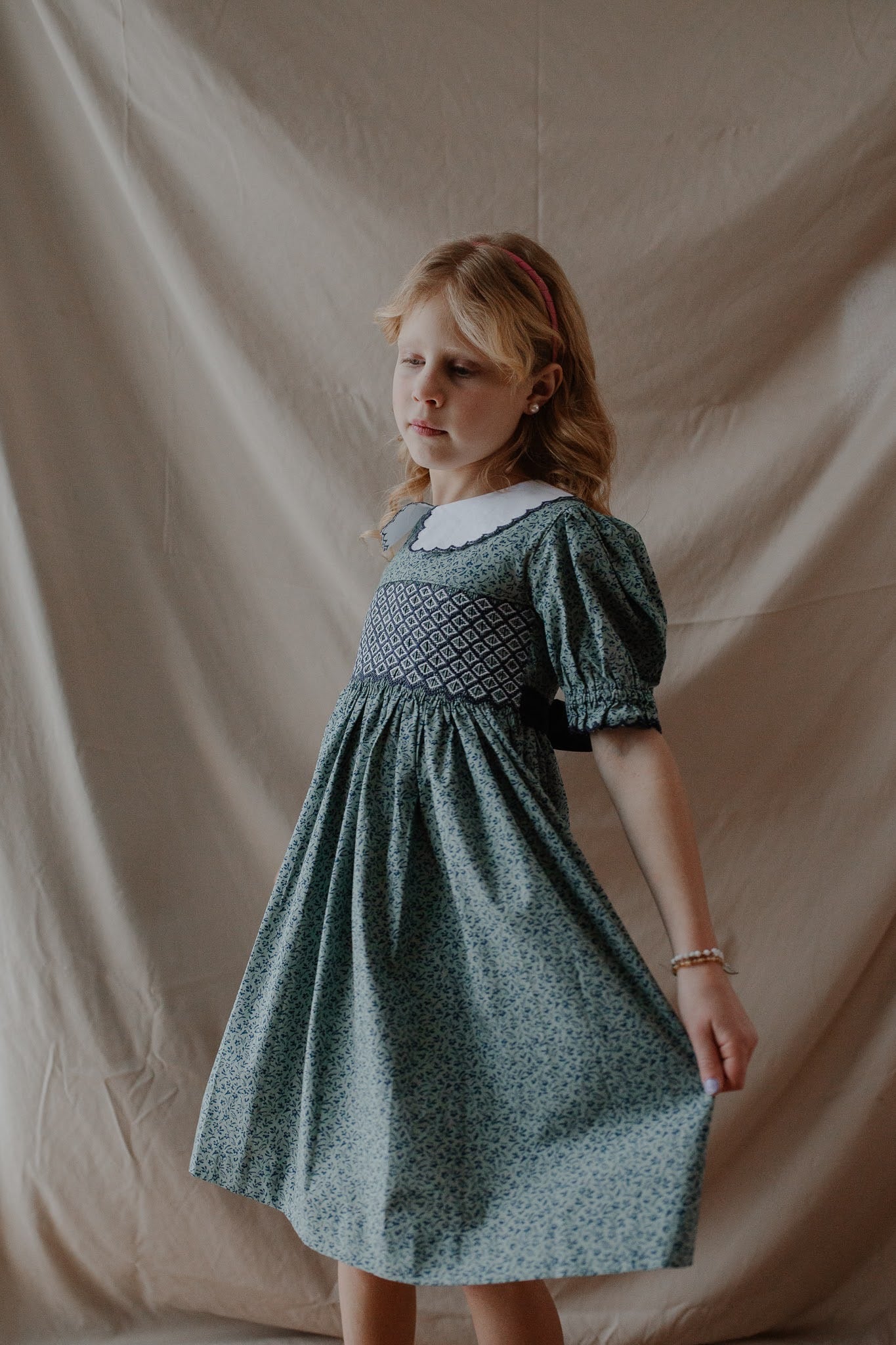 The hand smocked SCARLETT dress - Floral Blue