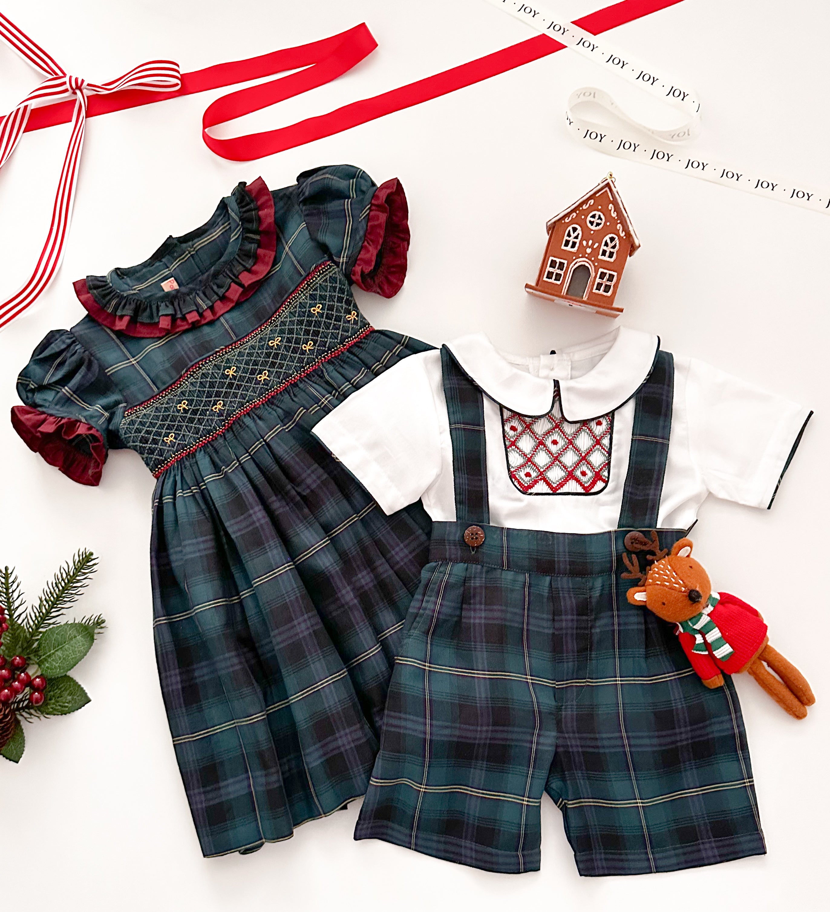 The hand smocked CAMILLE dress - Green (Holidays Edition)