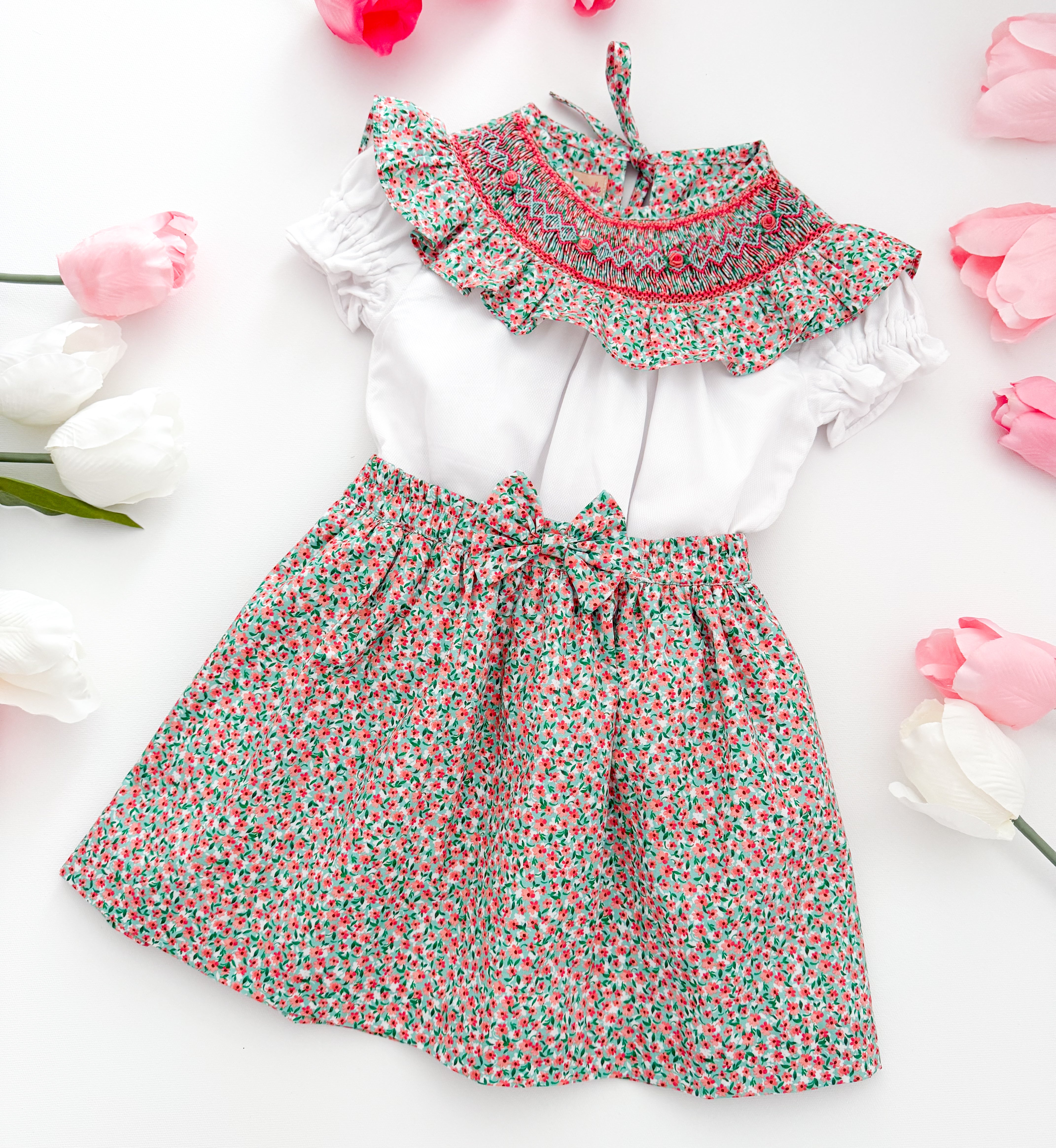 The hand smocked EMMY set - Floral coral mint