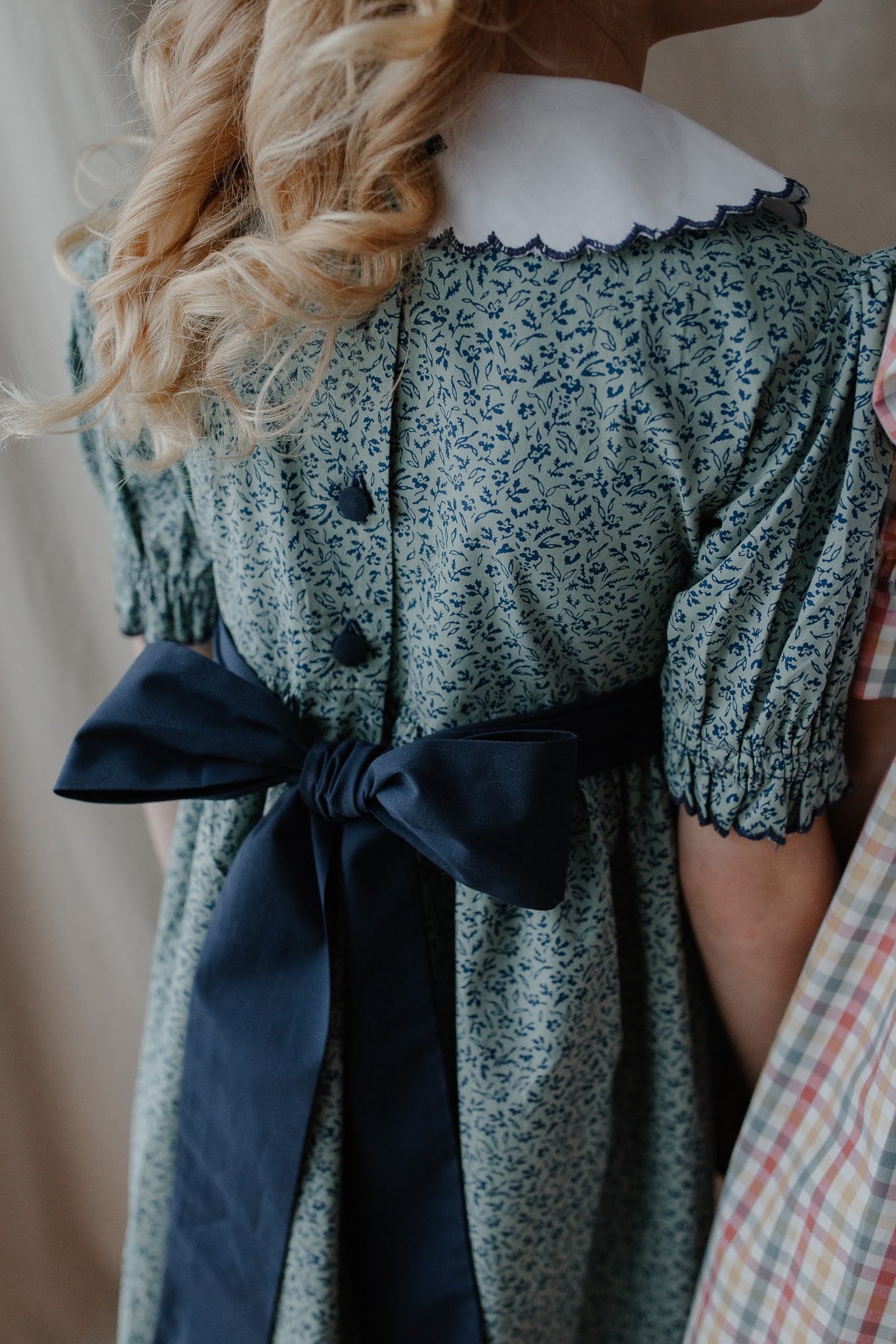 The hand smocked SCARLETT dress - Floral Blue