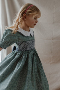 The hand smocked SCARLETT dress - Floral Blue