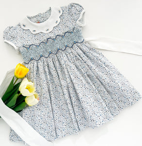 The hand smocked GRACE dress - Floral blue