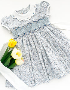 The hand smocked GRACE dress - Floral blue