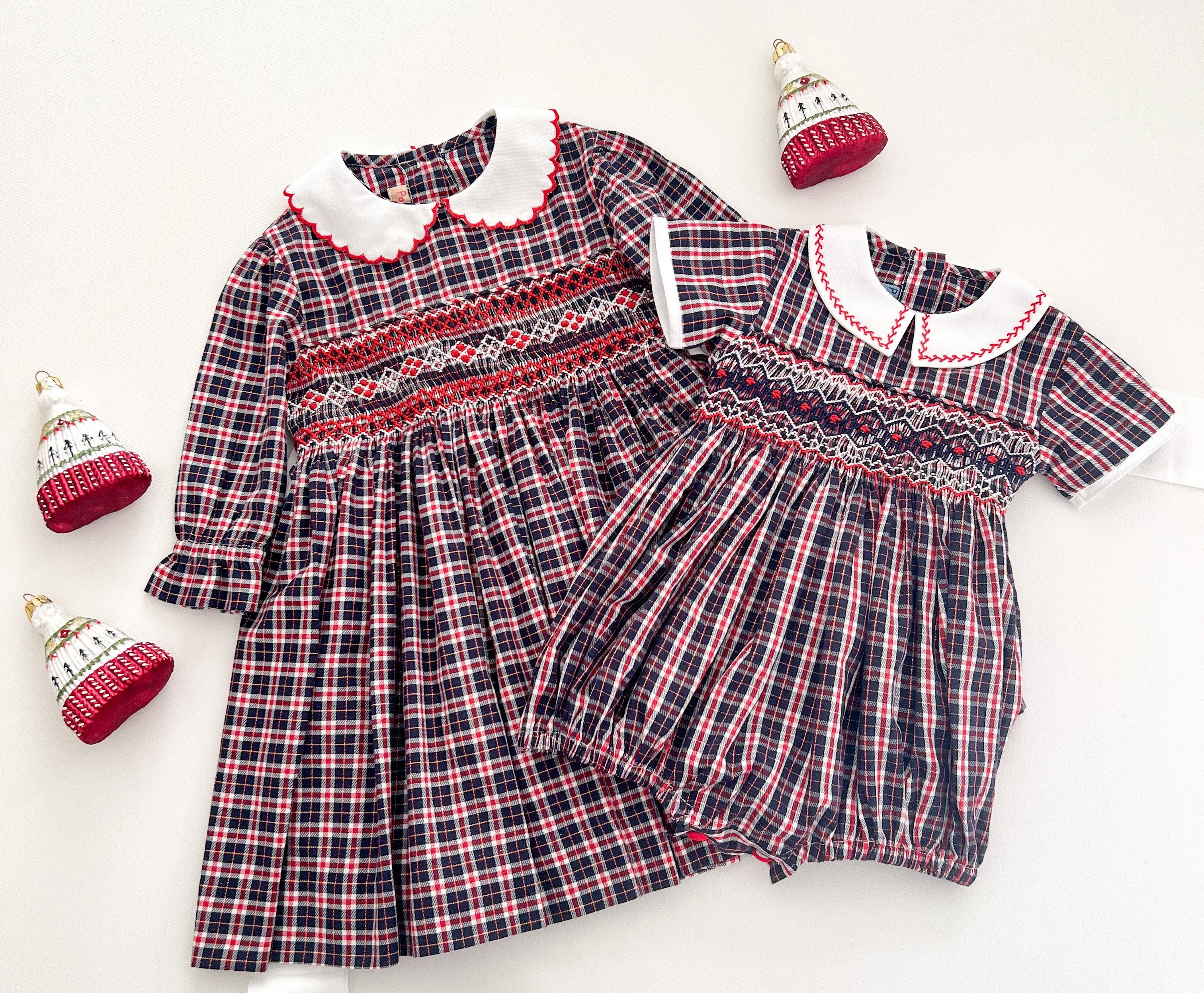 ** SECONDS SALE ** The hand smocked unisex ANDRÉA romper - Tartan blue/red