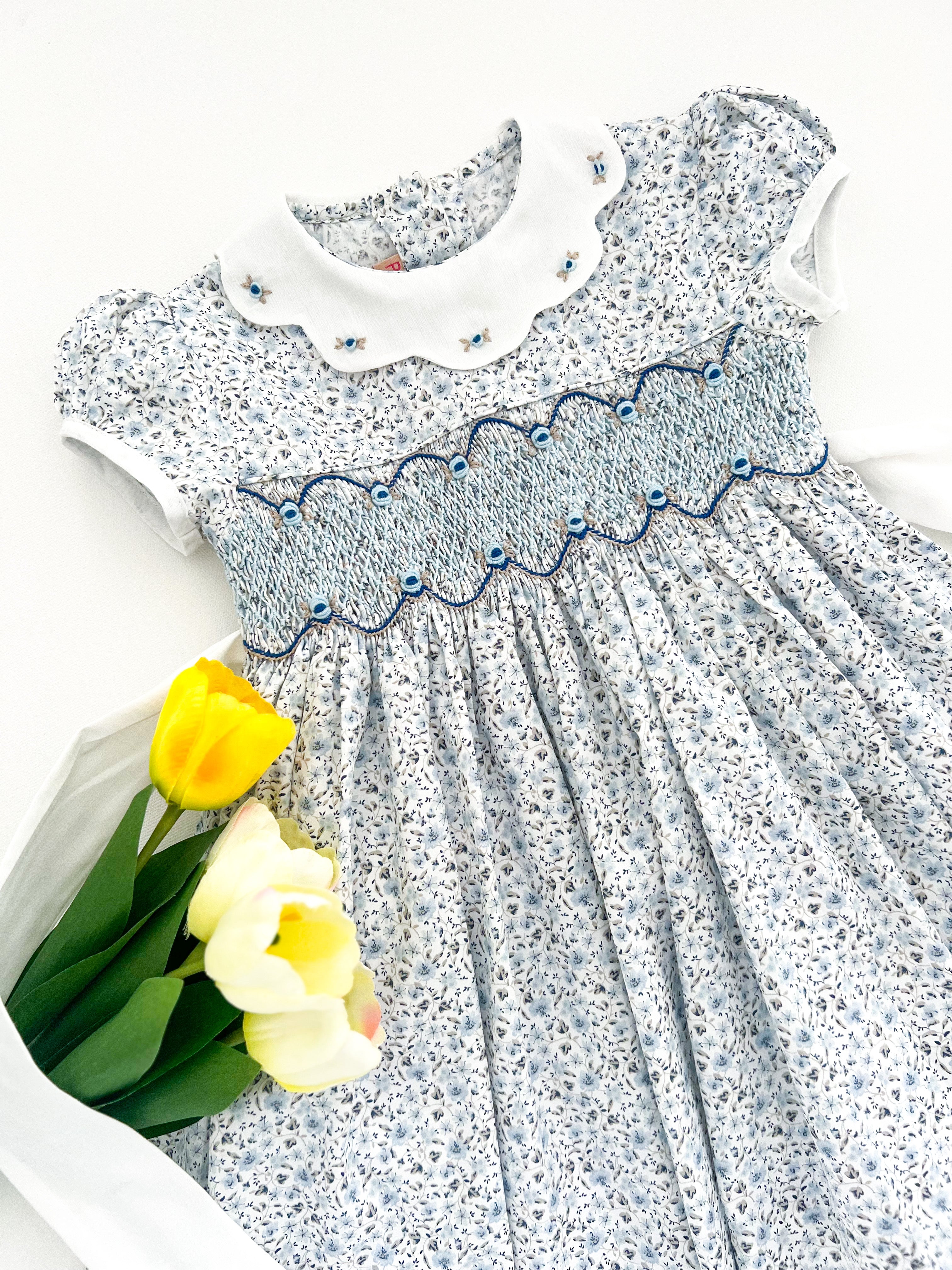 The hand smocked GRACE dress - Floral blue