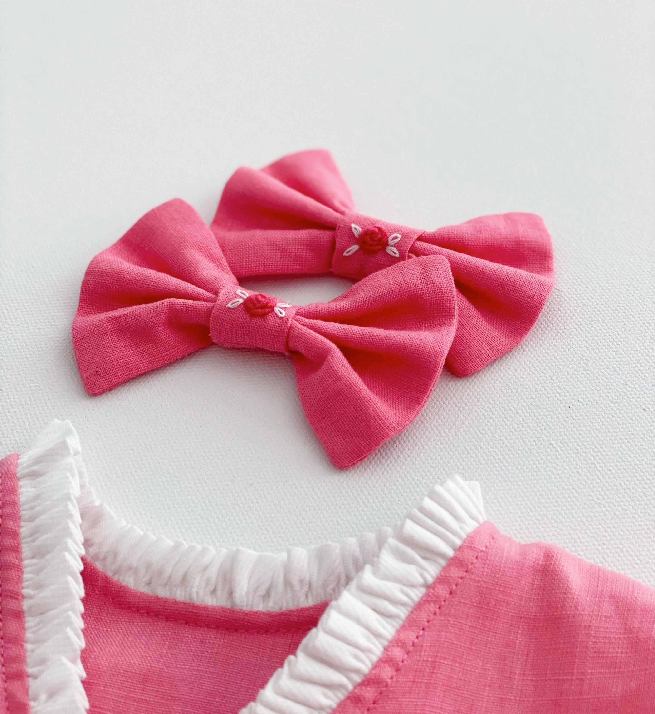 Hand embroidered Hair Bow (1) - DELPHINE